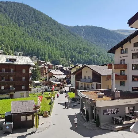 Lägenhet Sleeps 4 Pool Wifi Zermatt
